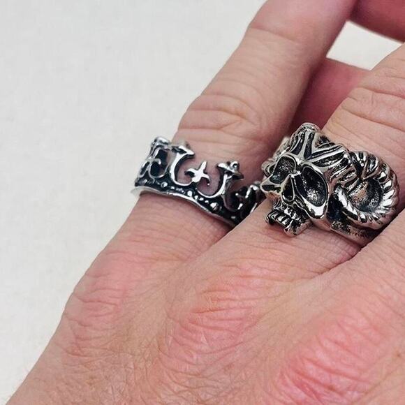 Vintage Silver Gothic Crown Ring – Size 8, Unisex, Brand New - Picture 3 of 7